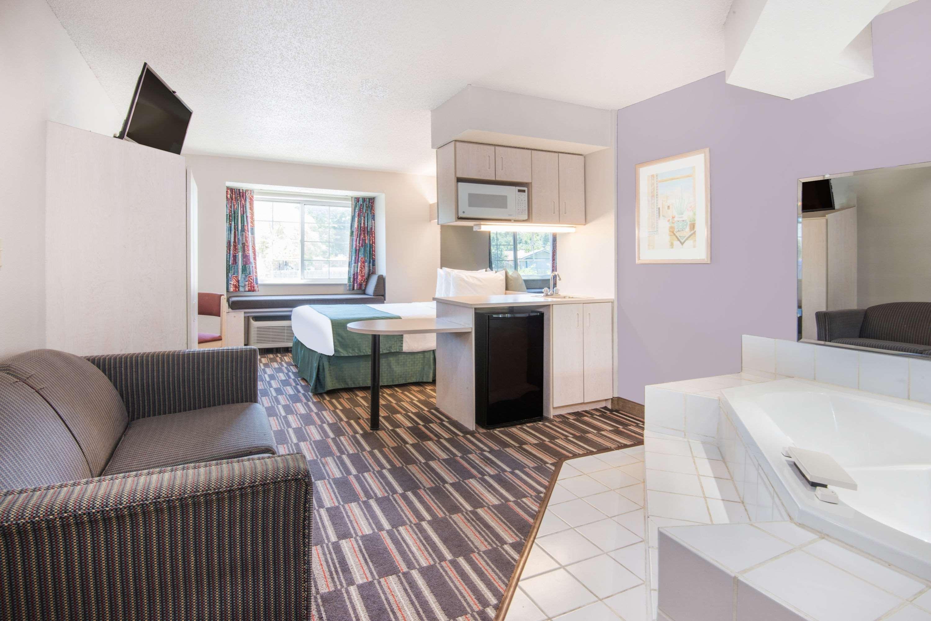 Microtel Inn&suites 2* Claremore